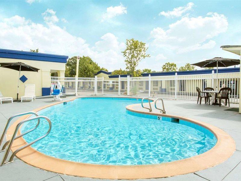 Days Inn By Wyndham Virginia Beach Town Center Bagian luar foto