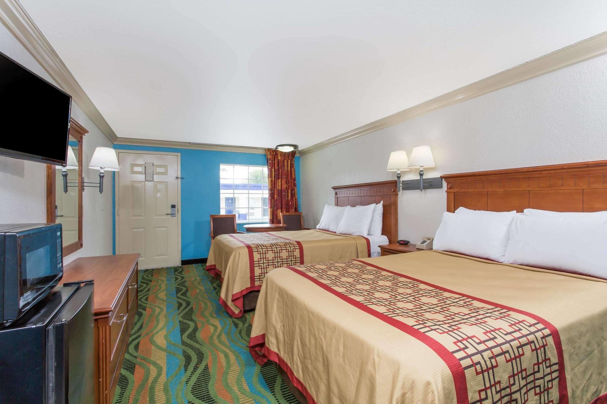 Days Inn By Wyndham Virginia Beach Town Center Bagian luar foto